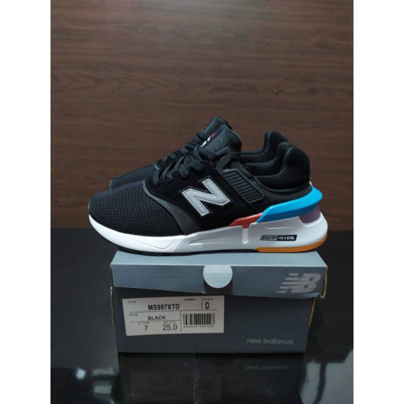 SEPATU NEW BALANCE 997s BLACK WHITE HITAM PUTIH