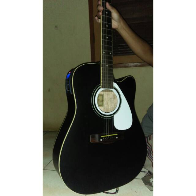 Gitar Akustik Elektrik Cort Jumbo