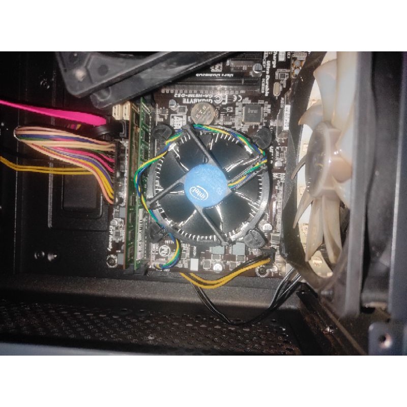paketan Motherboard Gigabyte H81 i3 4130 Plus Ram 4+4= 8GB