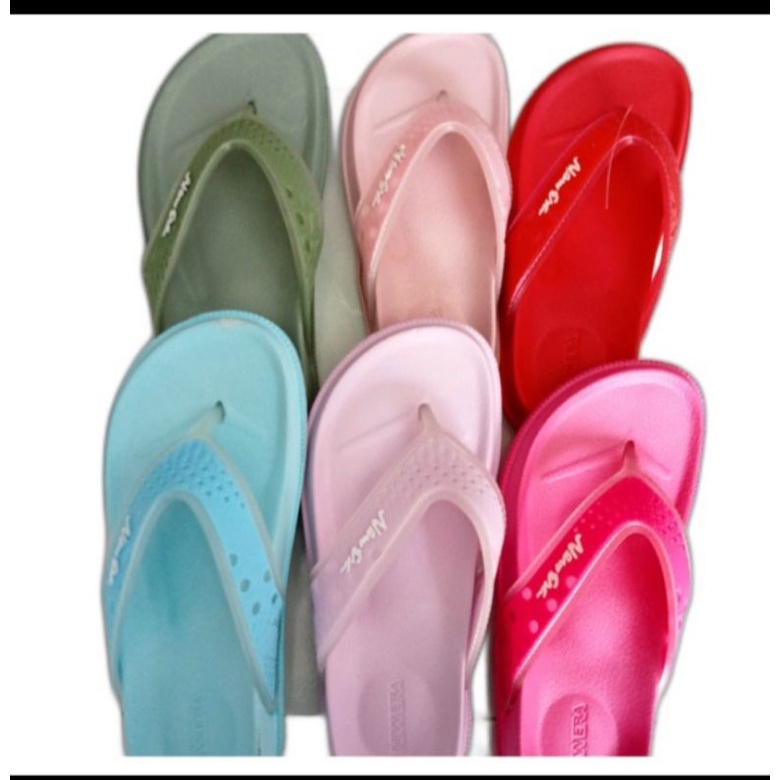 Sandal anak cewek kecil dari New Era