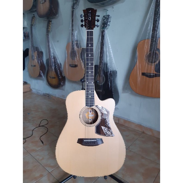 Gitar akustik cole clark natural