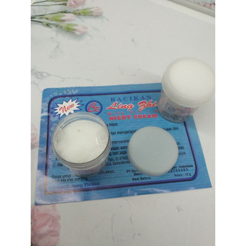 CREAM LIN CHIE WHITE VIT E / Ling Shi Siang &amp; Malam Satuan