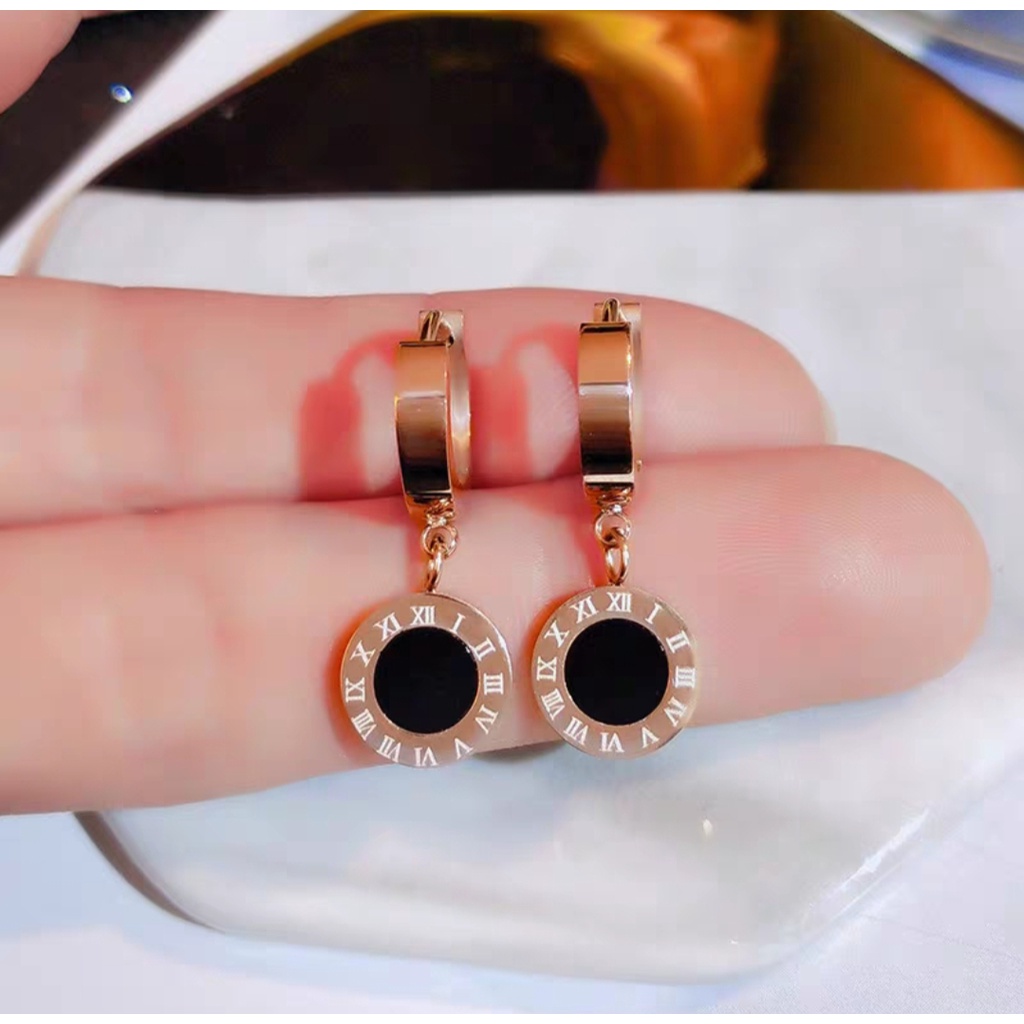 Anting Titanium Wanita Bulat Hitam Anti Karat Dan Tidak Luntur