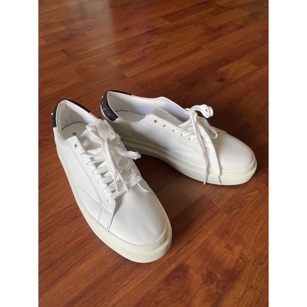 SEPATU PUTIH PULL & BEAR