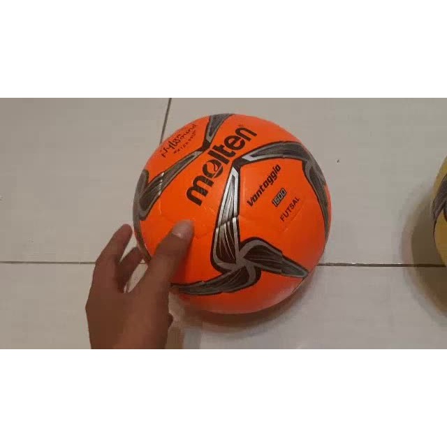 BOLA FUTSAL MOLTEN VANTAGGIO