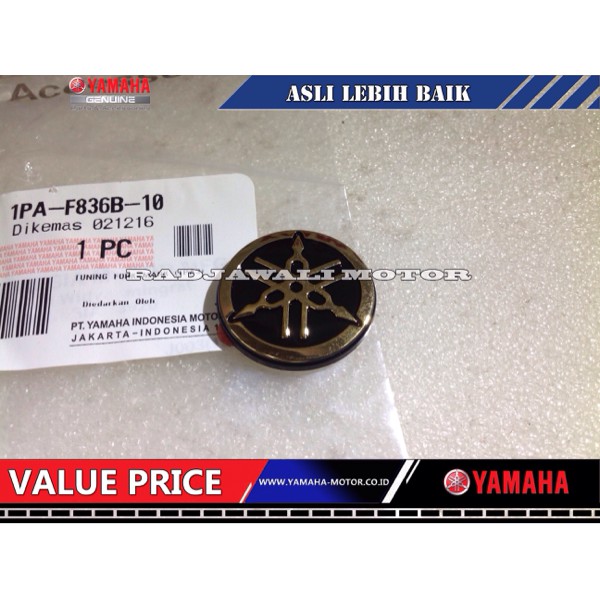 EMBLEM LOGO YAMAHA GOLD COVER LAMPU STOP WINDSHIELD VIXION ASLI YAMAHA fix