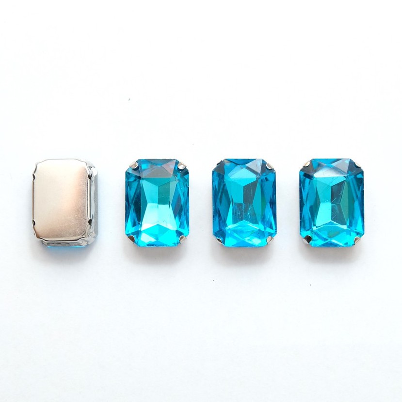 KRISTAL JAHIT CANGKANG KOTAK AQUAMARINE