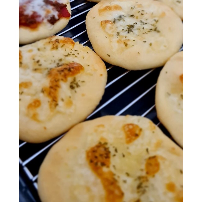 

ISI 6 - Mini Garlic Cheese Pizza
