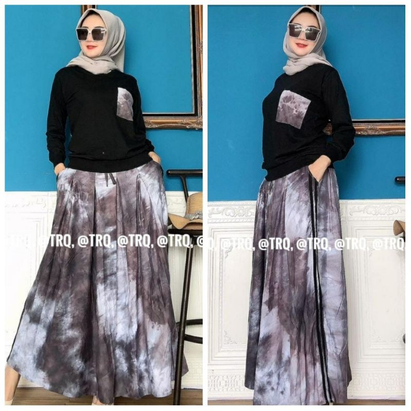 set TRQ tye dye