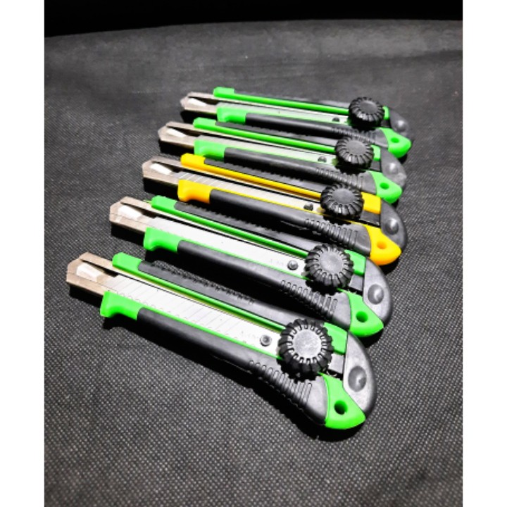 

Pisau Curter Popaye Pemotong Kertas - Varian Warna
