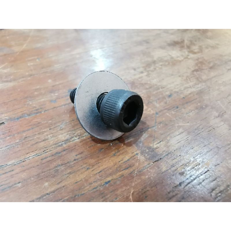 Baut Pengunci Mesin Gergaji Circular Saw MT 580 5800 NB