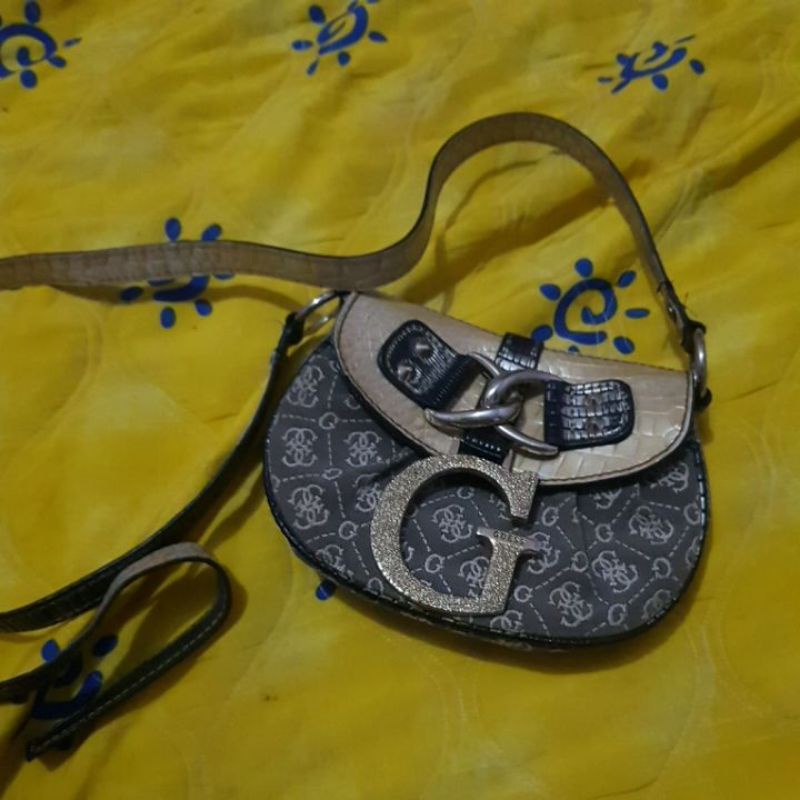 tas guess / clutch guess preloved