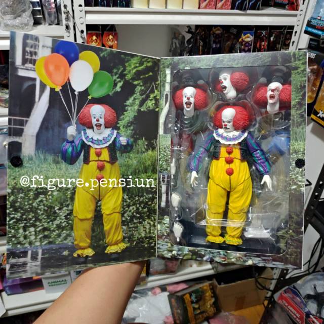 NECA IT THE MOVIE 1990 ULTIMATE  PENNYWISE ORIGINAL ACTION FIGURE