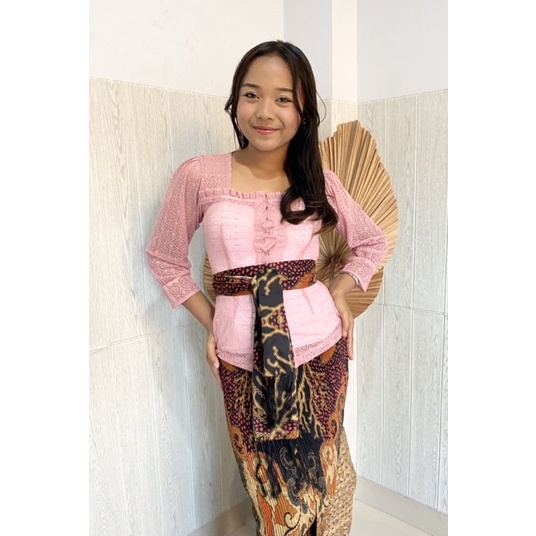 SET KEBAYA BALI/KEBAYA-KAMEN-SLENDANG