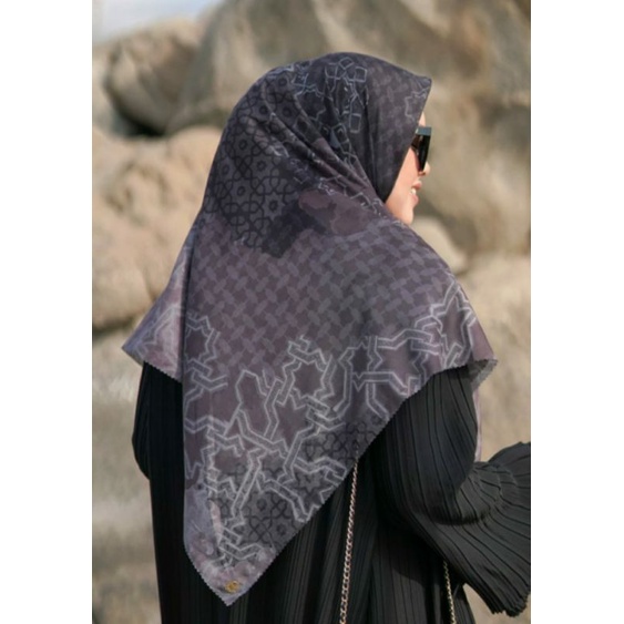 Buttonscarves Haramain Black XL