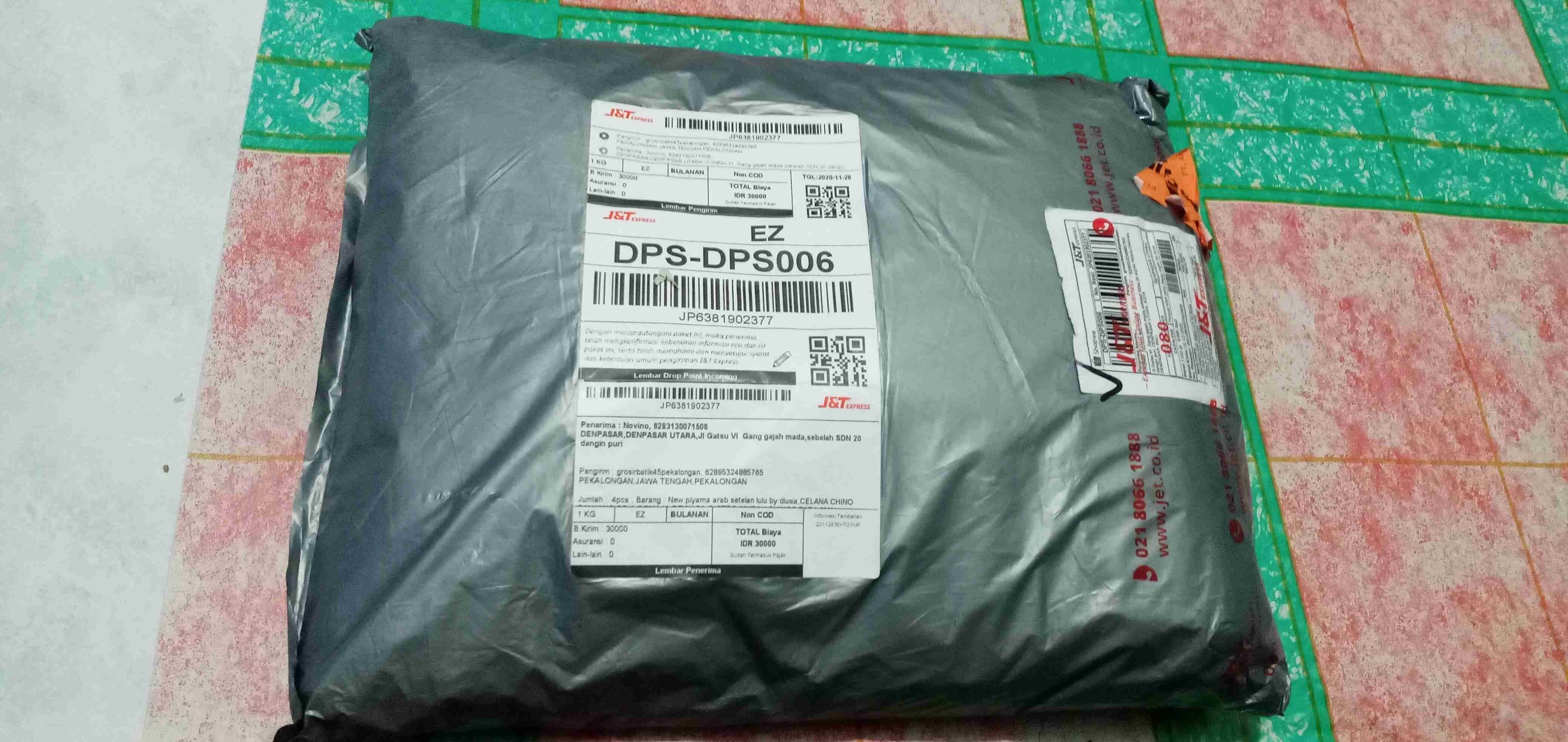 Kemeja Batik Pria Lengan Pendek Motif Kupu Awan