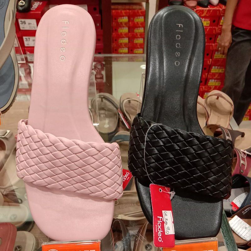 SALE‼️ FLADEO SANDALS HEELS 3 CM