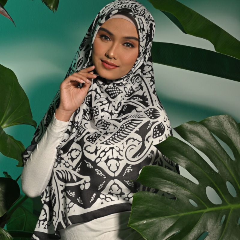 INCLUDE BOX GIFT EXCLUSIVE SERIES BATIK ANANDITA MANDJHA IVAN GUNAWAN