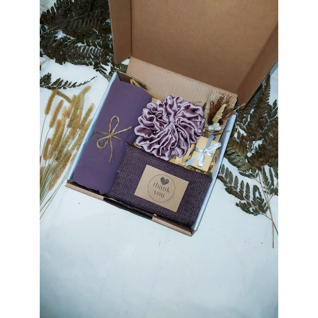 Hampers Hijab Premium paket Hampers Lebaran Gift Box Kado Ulang Tahun / Wisuda / Pernikahan / Sempro hampers bridesmaid bingkisan parsel lebaran kado wanita hampers idul adha