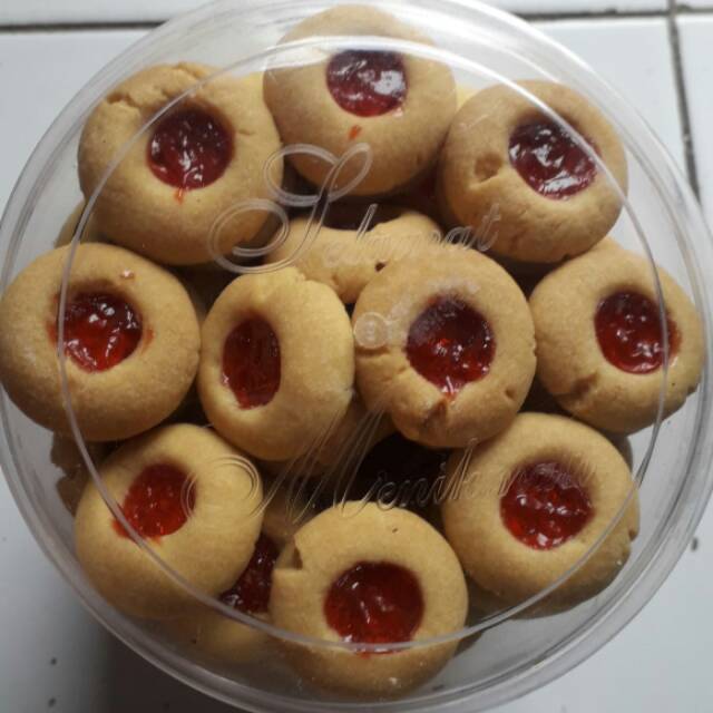 

Kue nastar rasa strowbery