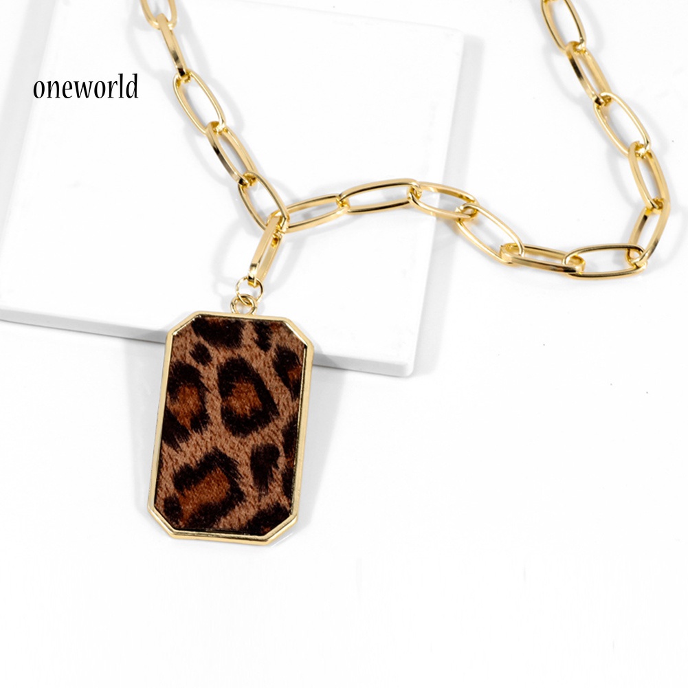 Kalung Rantai Panjang Liontin Persegi Motif Print Leopard Untuk Wanita