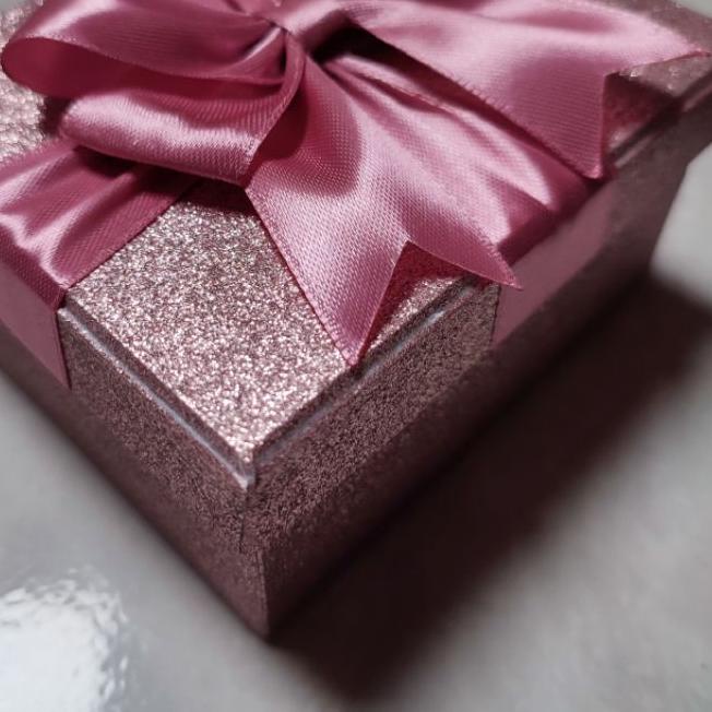 

KOTAK KADO GLITTER PINK HARDBOX HAMPERS BOX