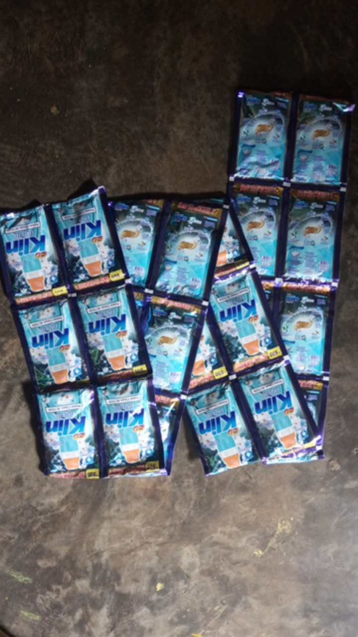 Soklin Liquid Sachet Detergent 22ml ( 12 Pcs Gratis 1 Pcs  )