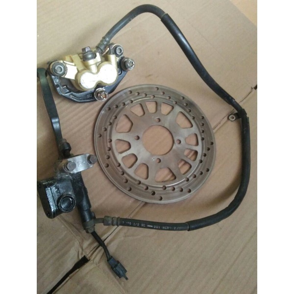 Sistem pengeriman depanMaster kaliper set piringan cakram fizR original