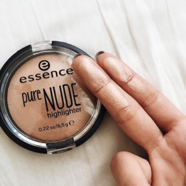 Essence Pure Nude Highlighter