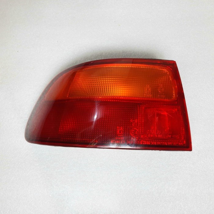 Stoplamp lampu belakang mobil Honda Civic Estilo