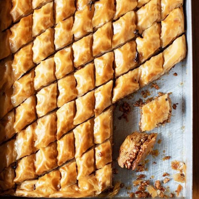 

Fillo Pastry Phyllo Frozen 300 Gram 25 x 25 Cm TERLARIS TERPERCAYA ORIGINAL