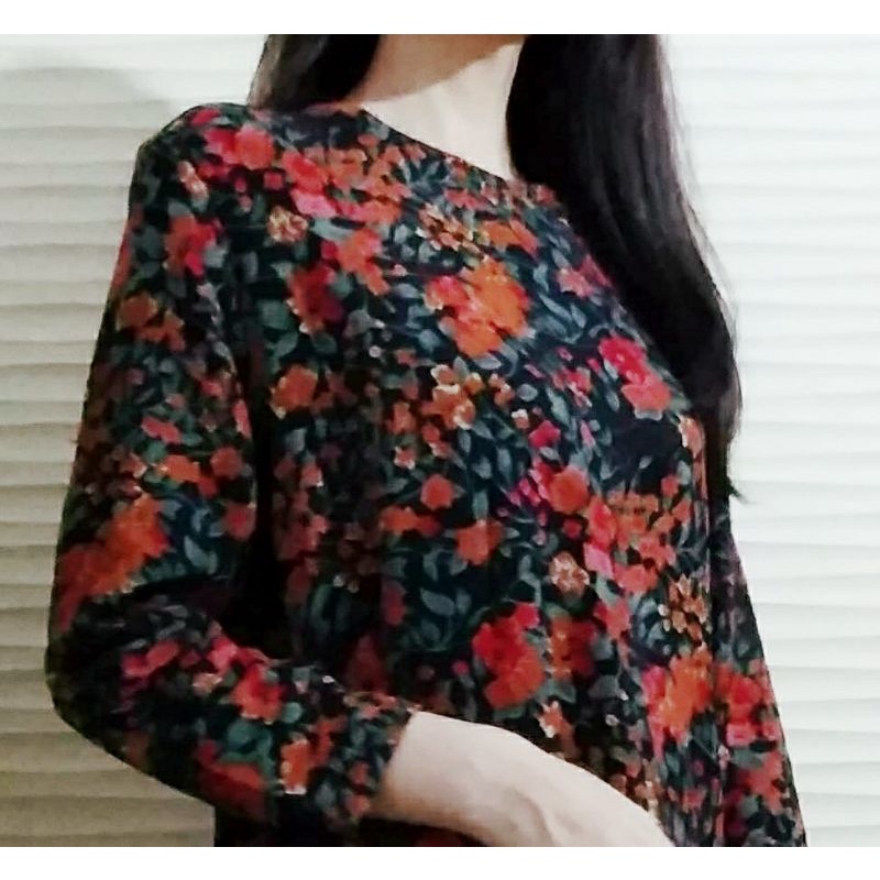 blouse lengan panjang motif bunga