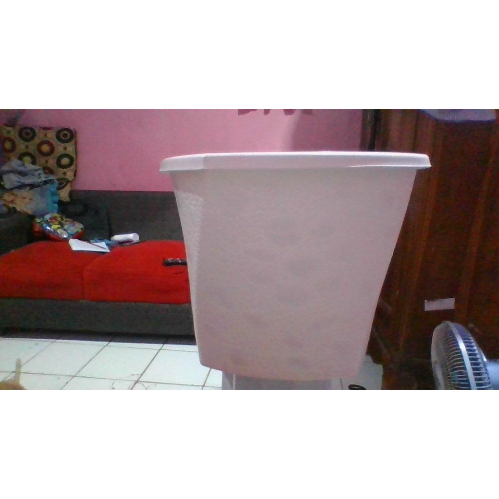 POT BUNGA TWISTER 30 PUTIH