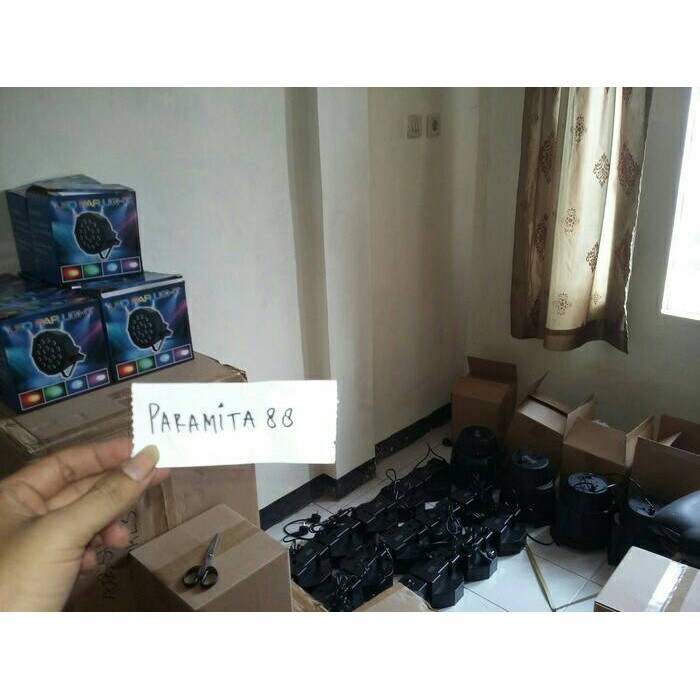 LAMPU PAR 18(STROBO,CHANGE COLOUR) RGB AUTO SOUND