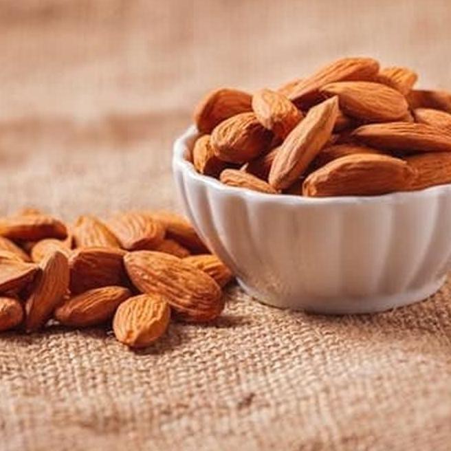 

2mv3 almond roasted 500 gr / almond panggang utuh / kacang almond ph05