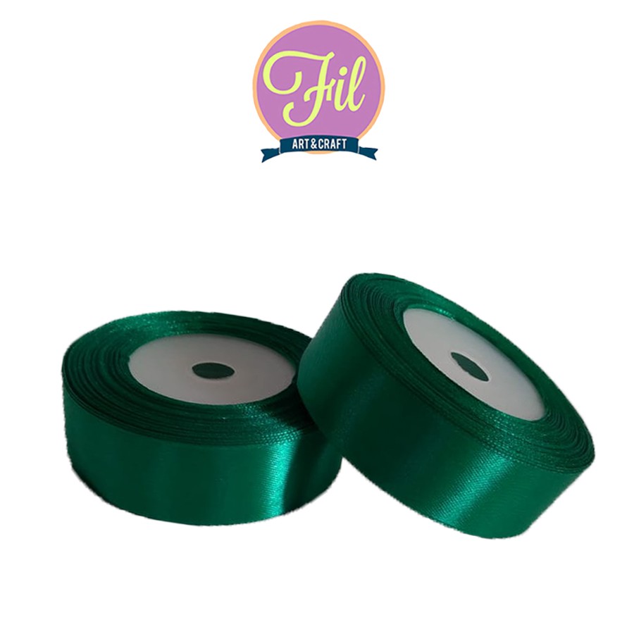 

Pita Satin Hijau Emerald 3.4 inch /Pita Kain 3.4" /Pita Satin 3.4 inch