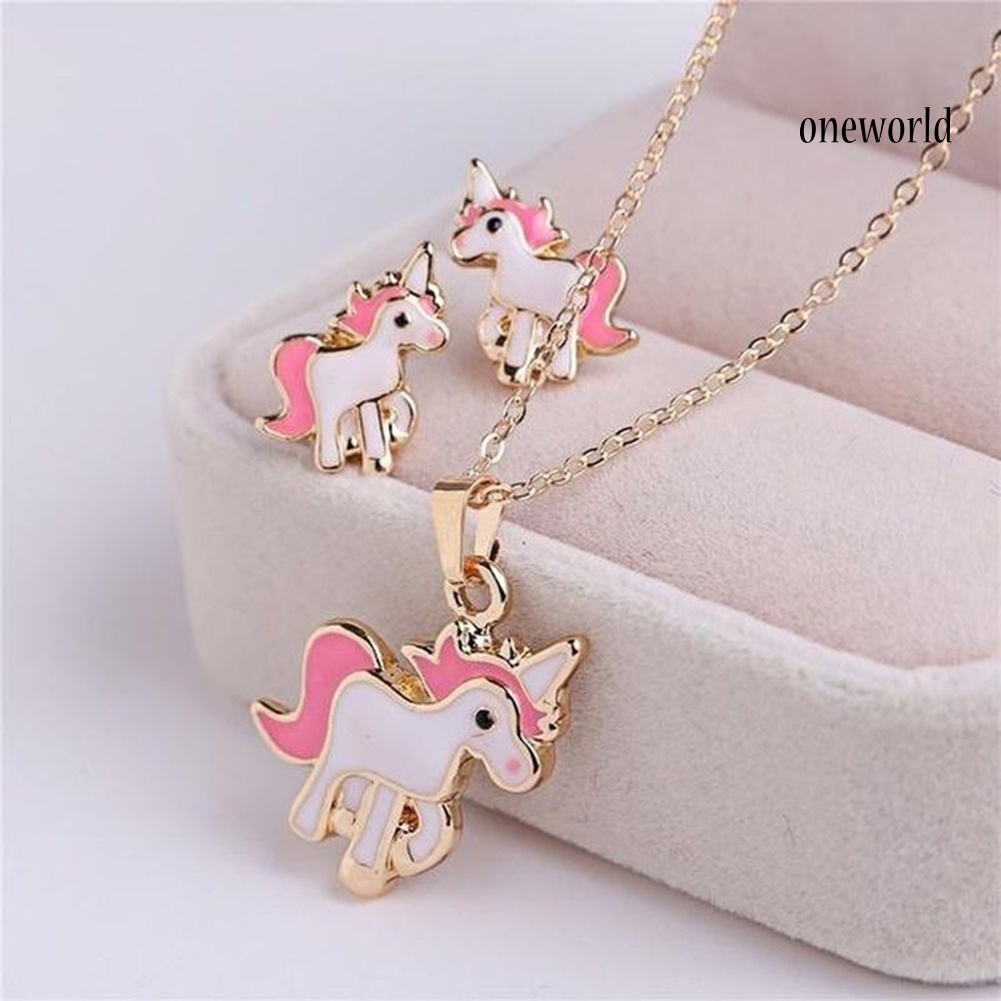 OW@ Women Fashion Alloy Oil Painting Pony Pendant Necklace Party Jewelry Accessory