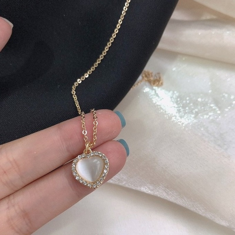 Korean Fashion Temperament Opal Love Pendant Necklace New Clavicle Chain