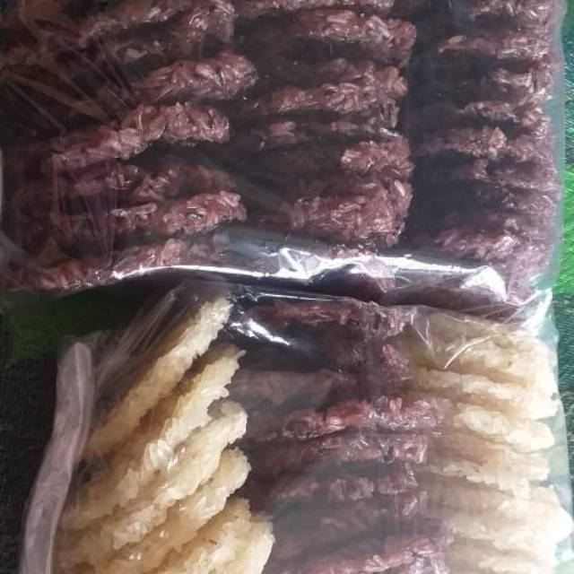 

RENGGINANG KETAN RASA TERASI UKURAN BESAR ISI 40 PER PACK