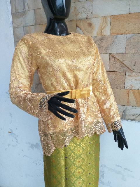 Set kebaya gold tulle mutiara pinquin