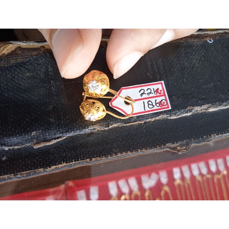 anting emas 22 karat model bunga