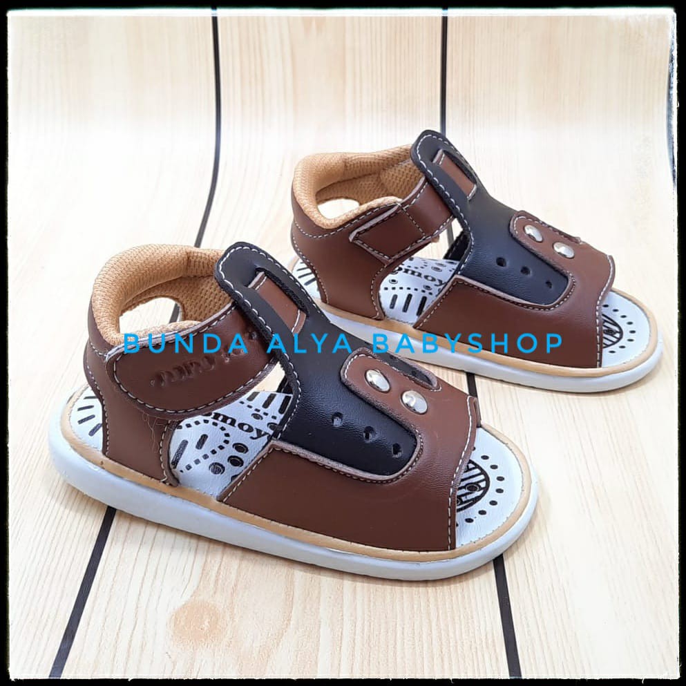 Sandal Anak Laki Bunyi Toet Usia 8 Bulan 1 Tahun - Sandal Anak Karet Anti Licin COKLAT MUDA 23 -26