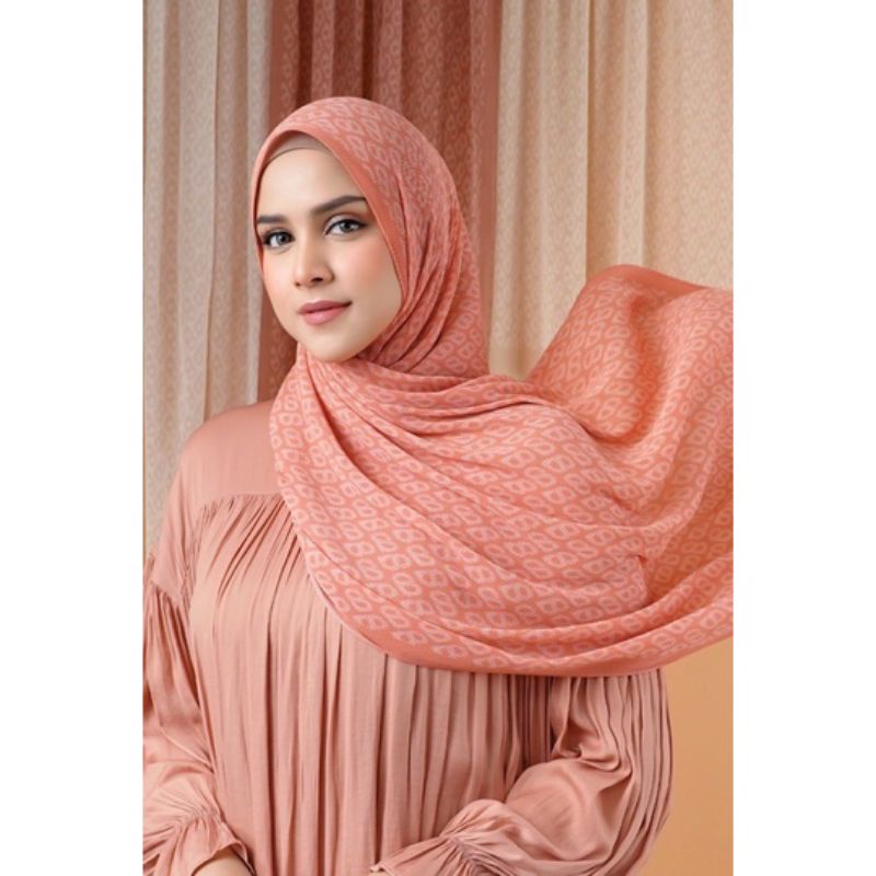 NEW BUTTONSCARVES TAPIS PLEATED SHAWL CORAL