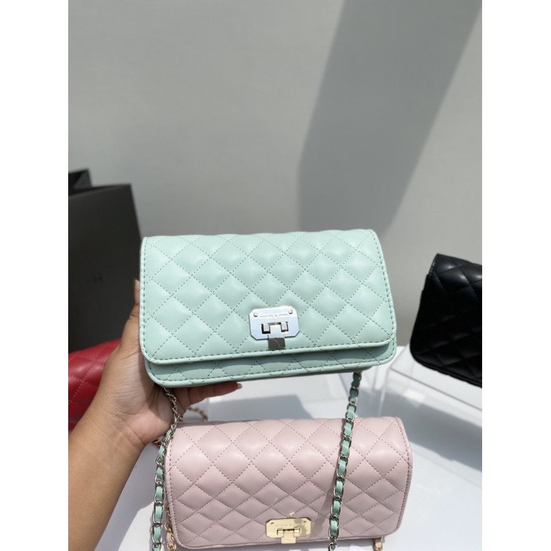 Tas Wanita Quilted Flip Lock Clutch