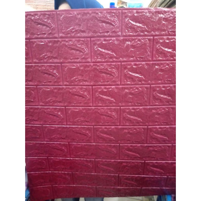 wallpaper foam warna merah marun