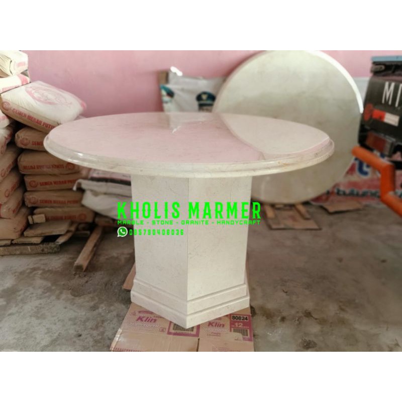 Meja Makan Marmer Bulat Kaki Hexagonal