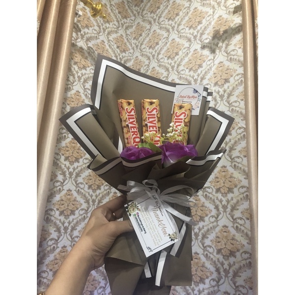 

BUKET SILVERQUEEN MURAH