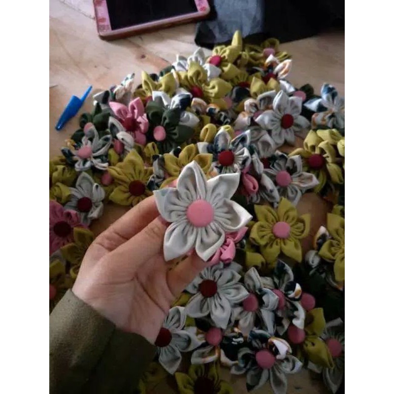 Bros handmade kain perca motif bunga matahari 1 kelopak