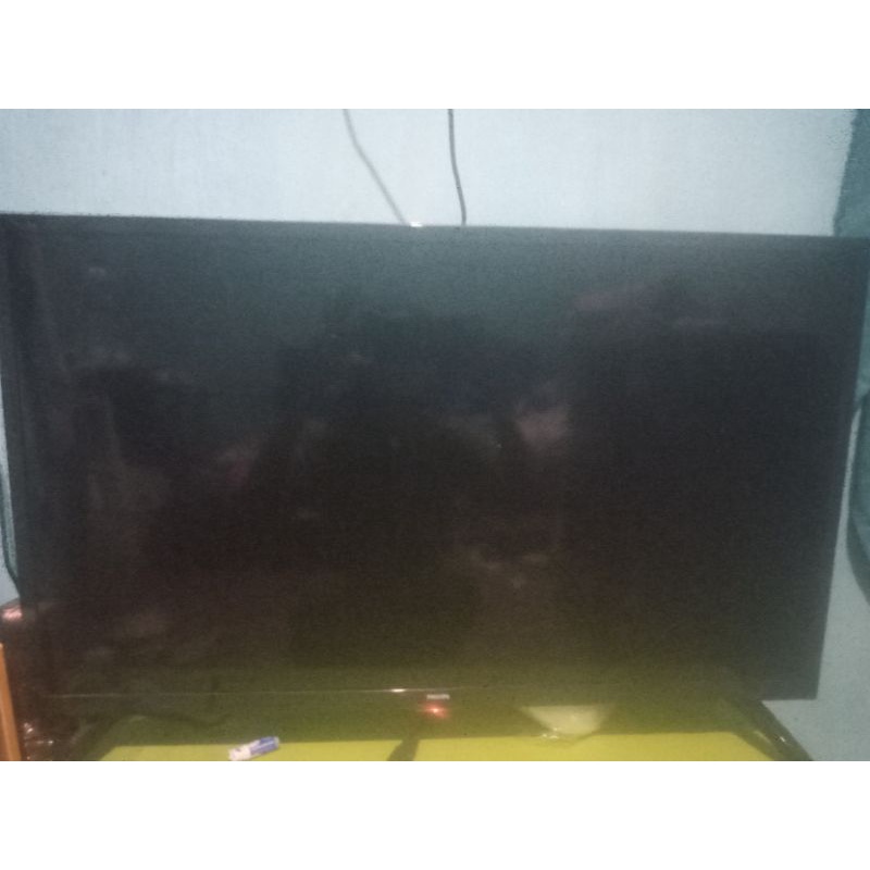 tv philips 32 inch 5800 series second