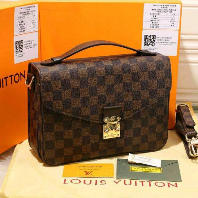 FZ350 Louis Vuitton
Series # M40780 #
(With Box )